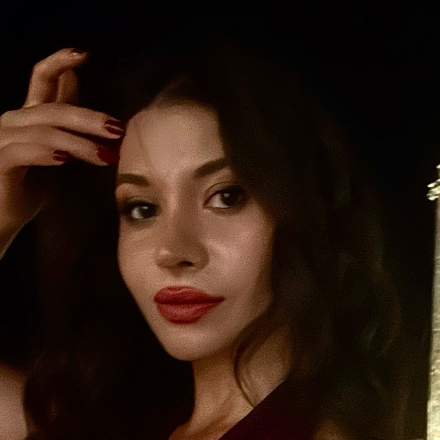  Nursena Şimşek